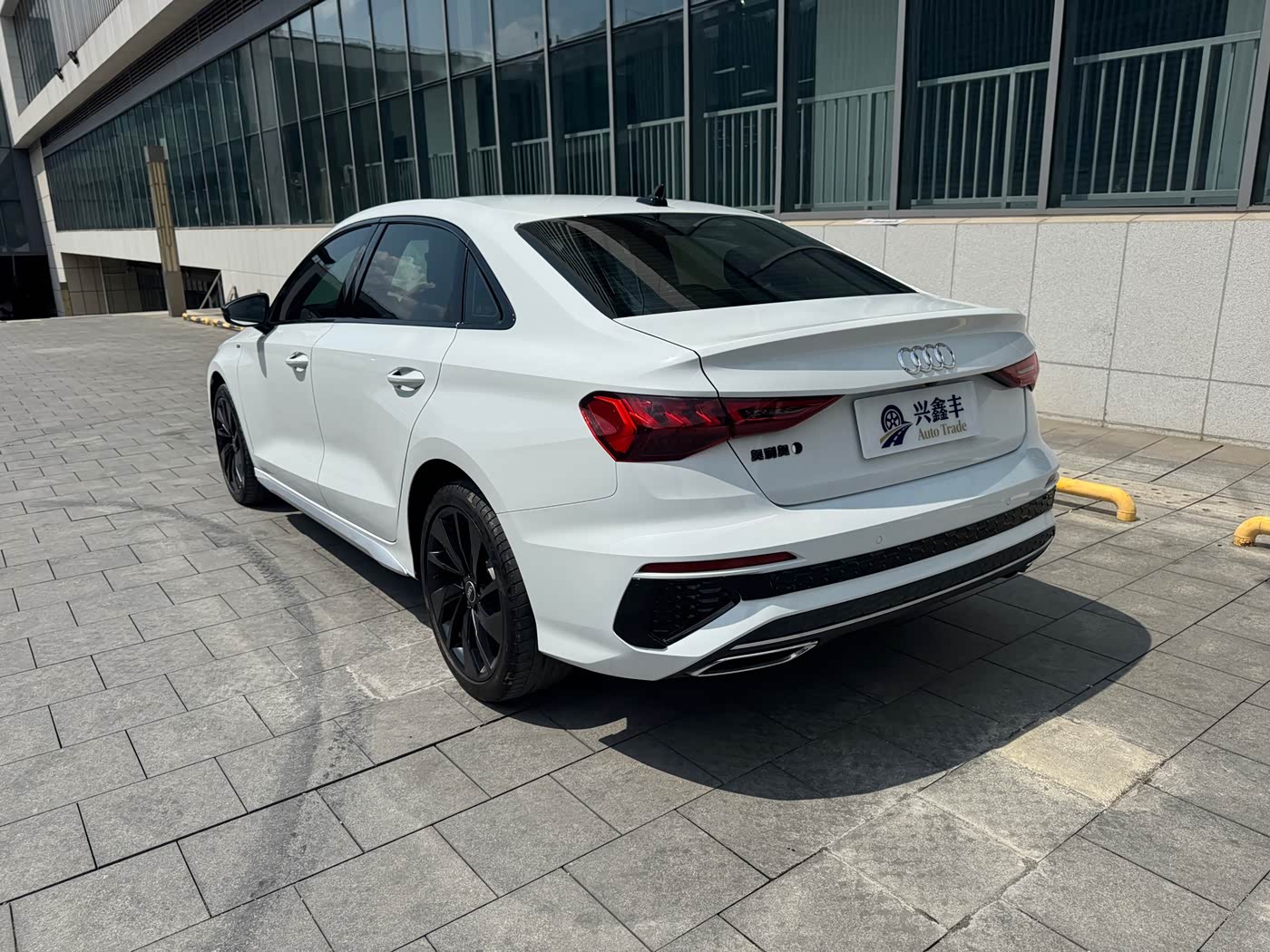 Audi A3 1.4 л 2024 г. Белый, пробег 20000 км