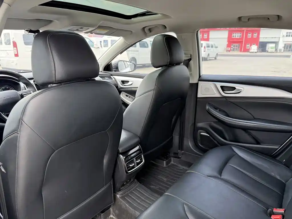 Roewe i6 MAX New Energy — миниатюра 14