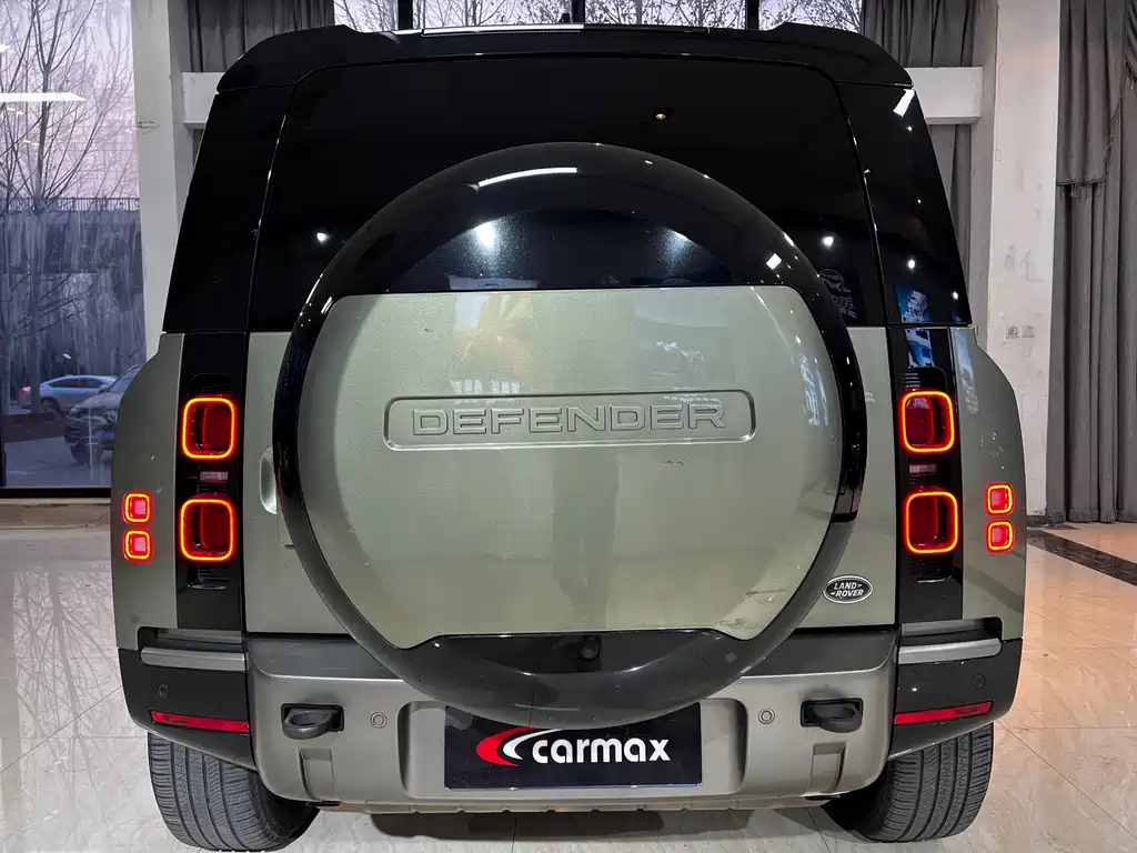 LAND ROVER DEFENDER