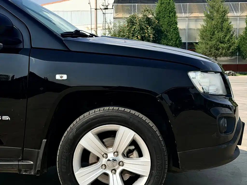Jeep Compass (Import) — миниатюра 19