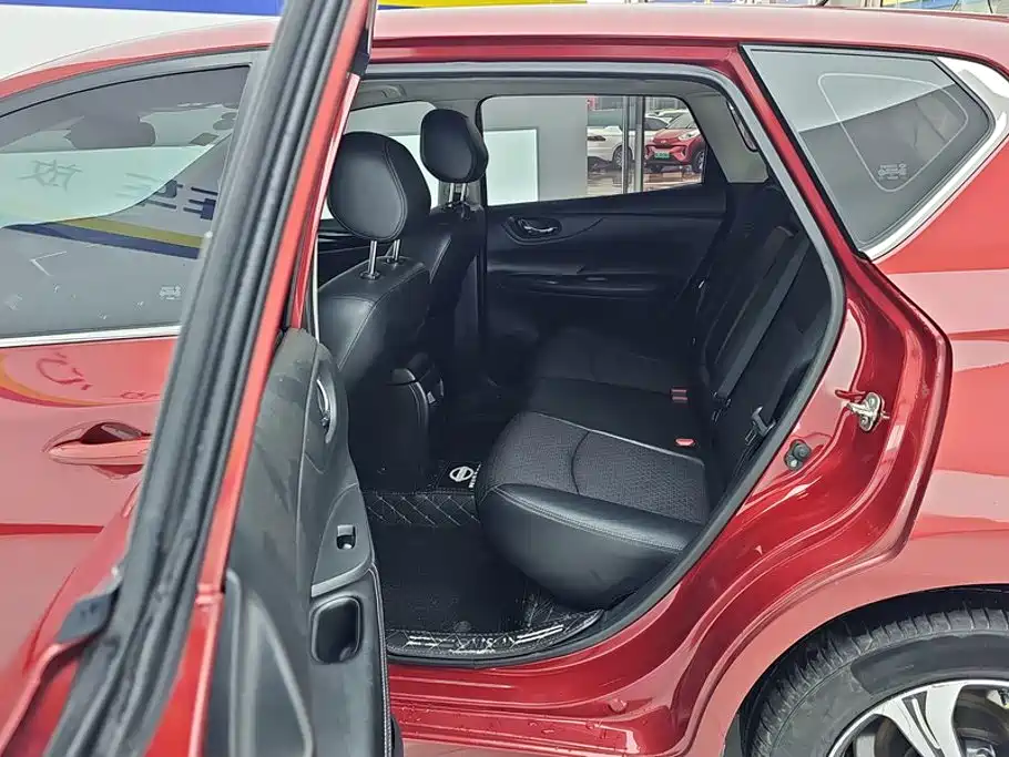 Nissan Tiida — миниатюра 11