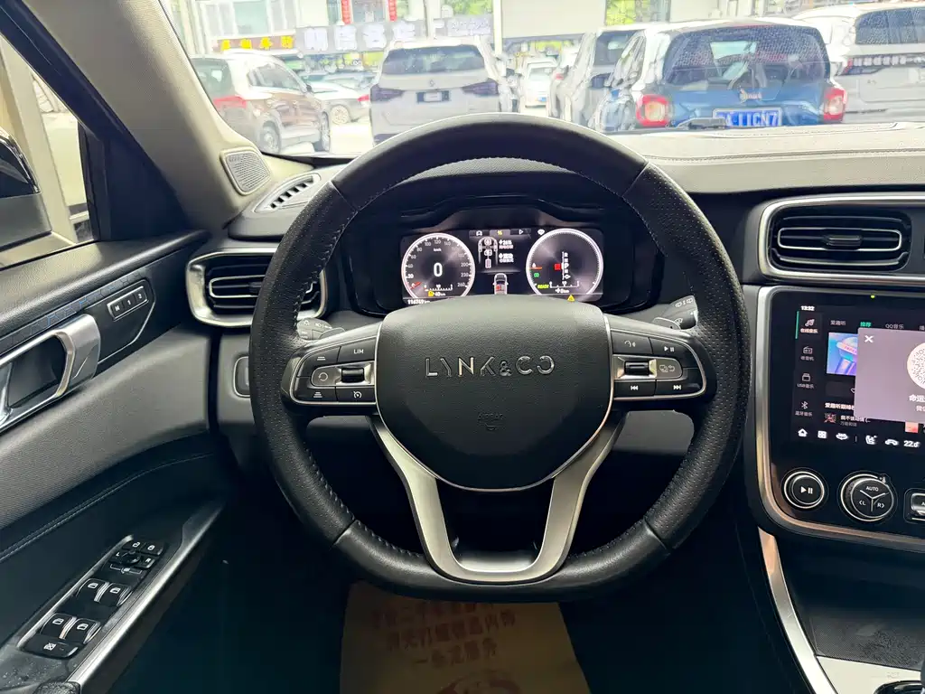 Lynk & Co 01 EM-P — миниатюра 16