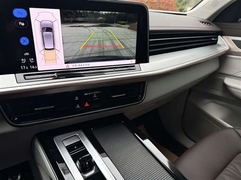 Volkswagen Tavendor 2023 380TSI R-Line