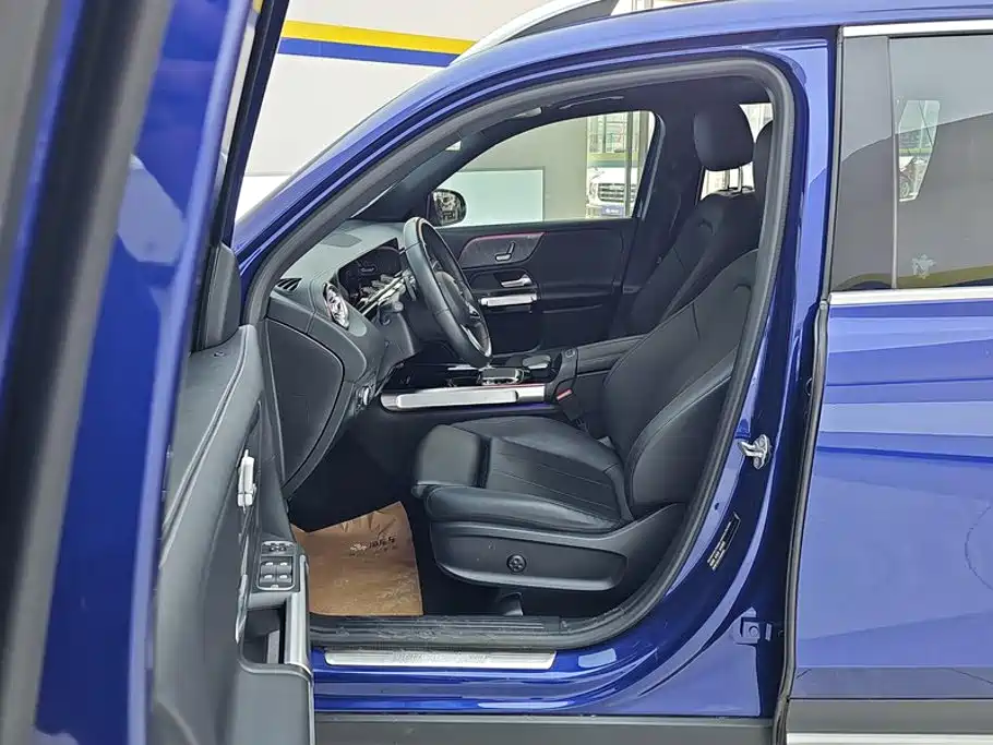 Mercedes-Benz GLB — миниатюра 9