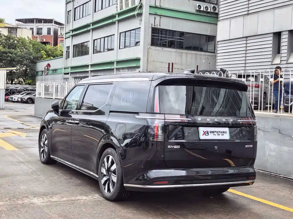 Volvo EM90 — миниатюра 19