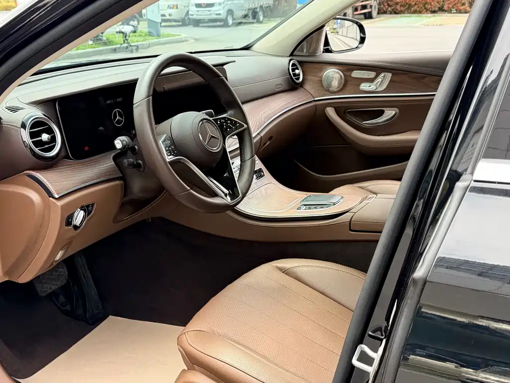 Mercedes-Benz E-Class E 2023 E 300 L Fashion