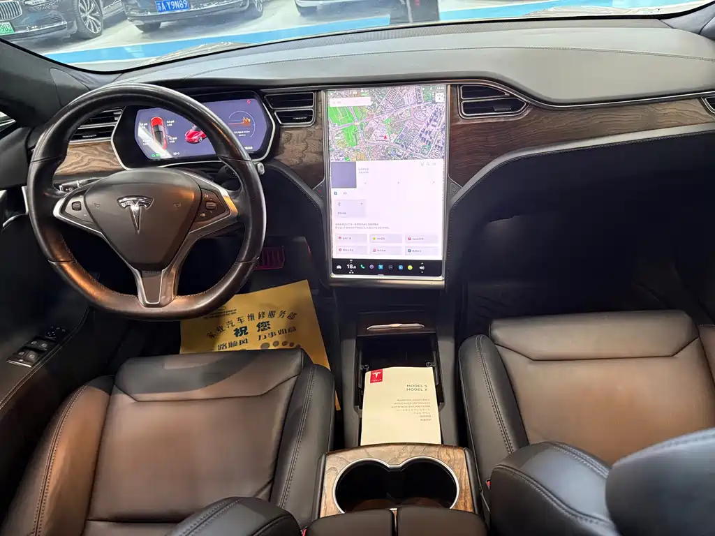Tesla Model S — миниатюра 9