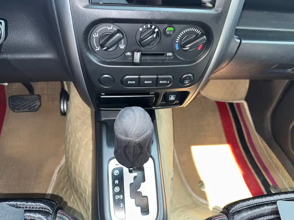 Suzuki Jimny — миниатюра 7
