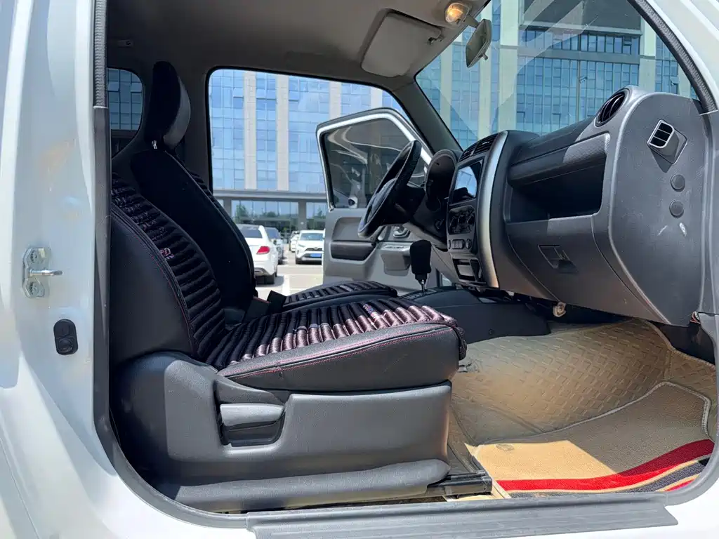 Suzuki Jimny — миниатюра 12