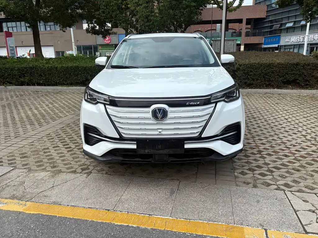 Changan CS55 EV — миниатюра 2