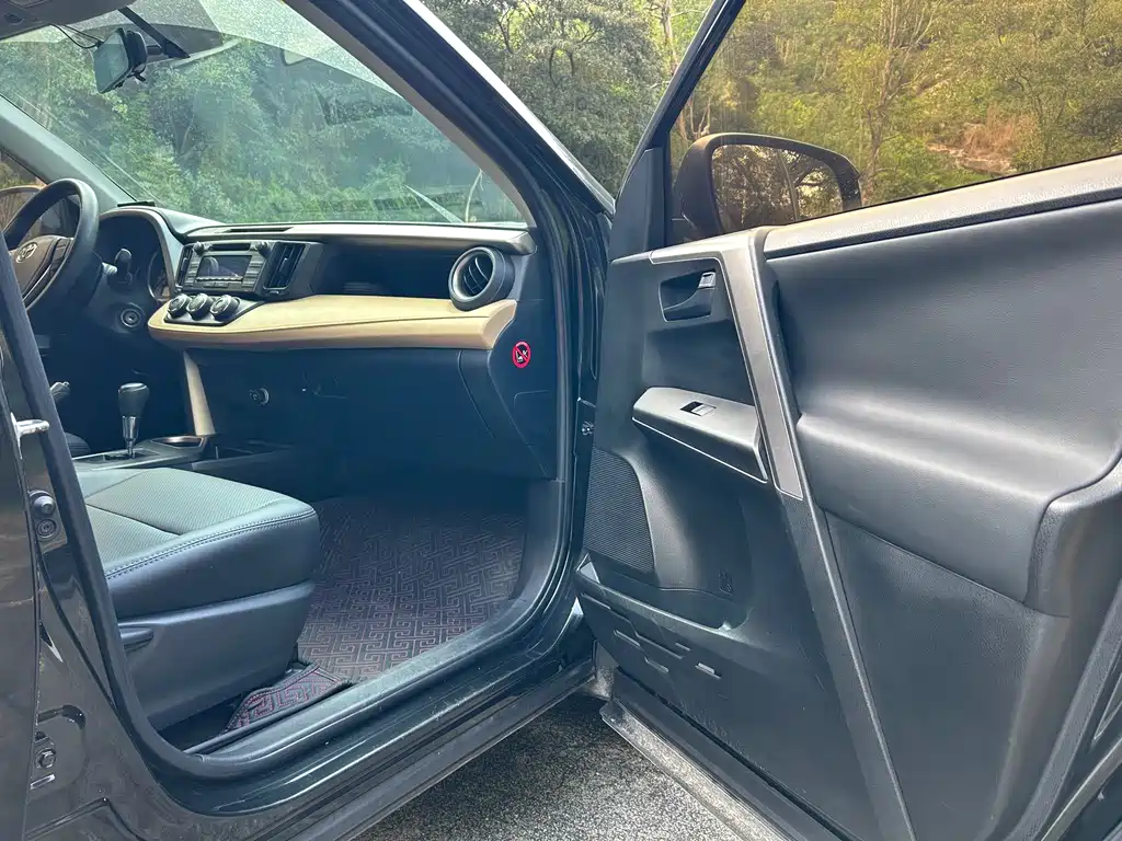 TOYOTA RAV4 RONGFANG