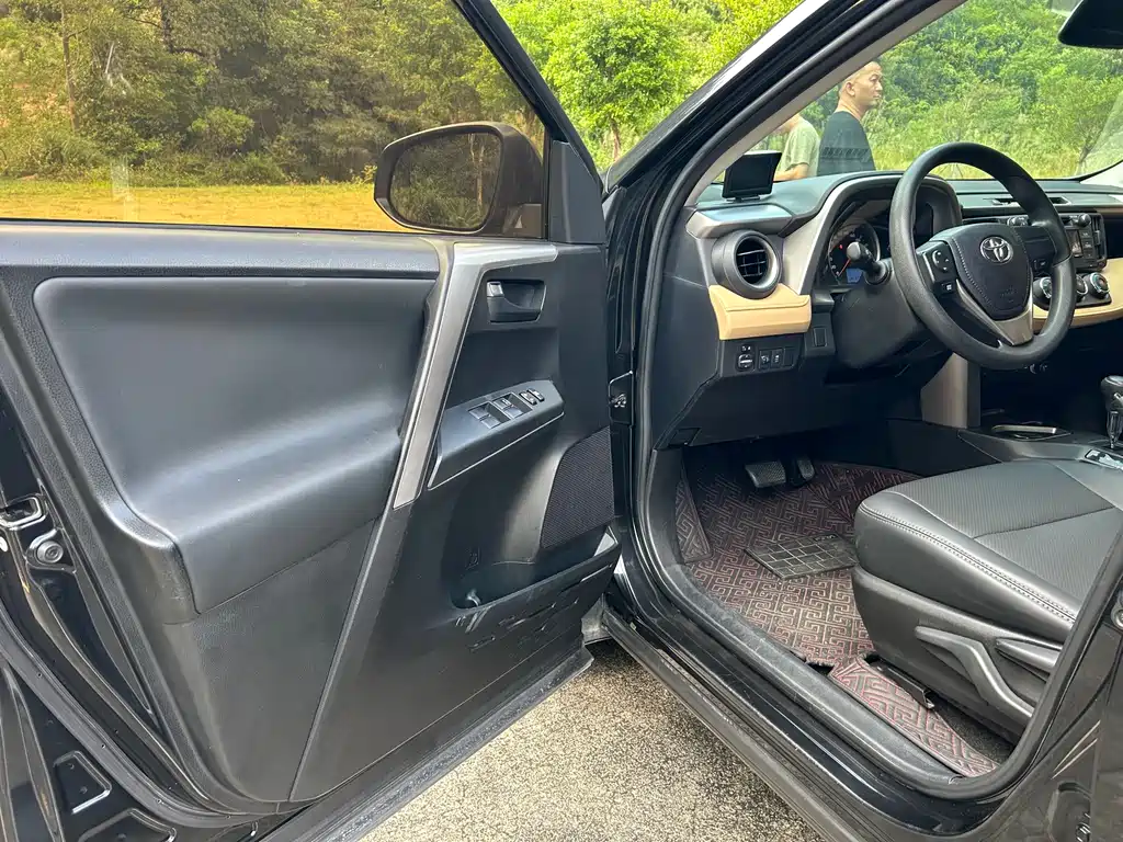 TOYOTA RAV4 RONGFANG