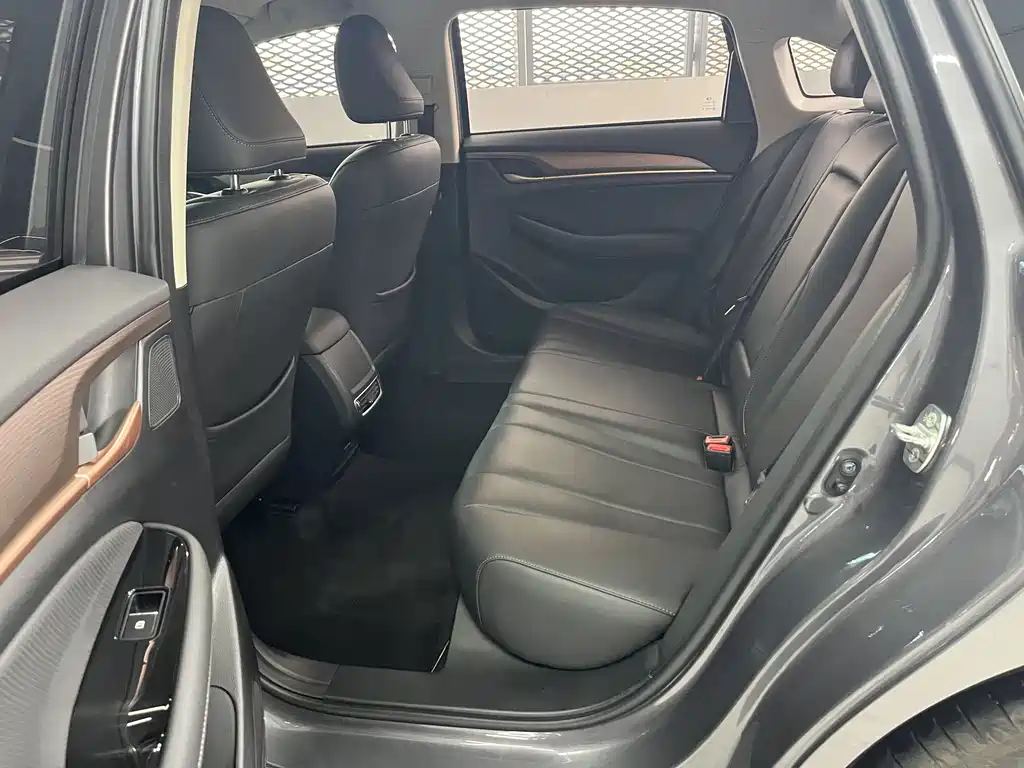 GAC GA6 2022 270T AT Luxury