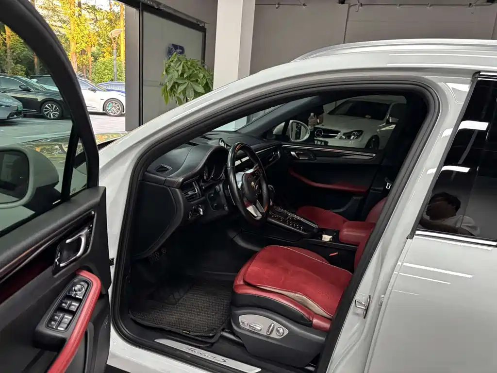 Porsche Macan — миниатюра 2
