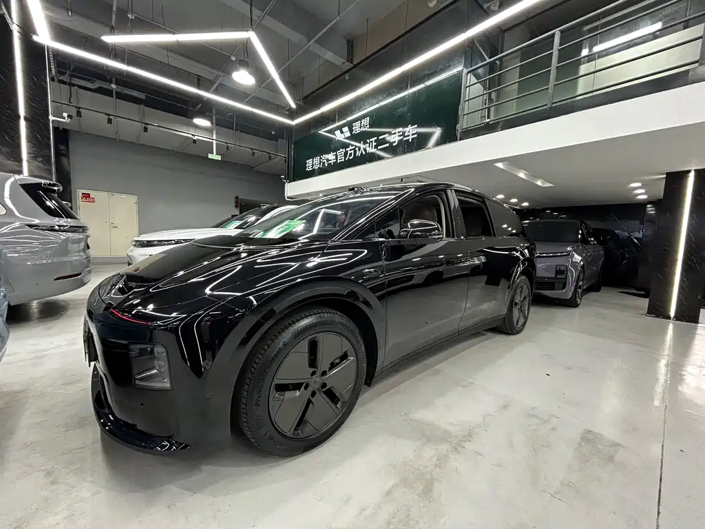 Li Auto i8