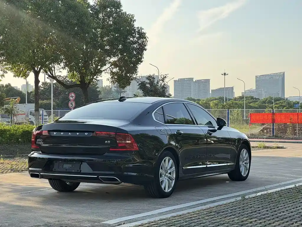 Volvo S90 2020 T5 Luxury