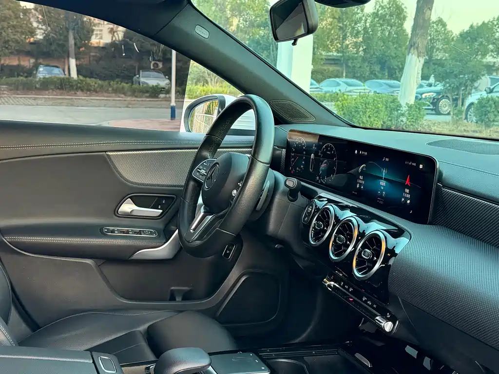 MERCEDES-BENZ A CLASS