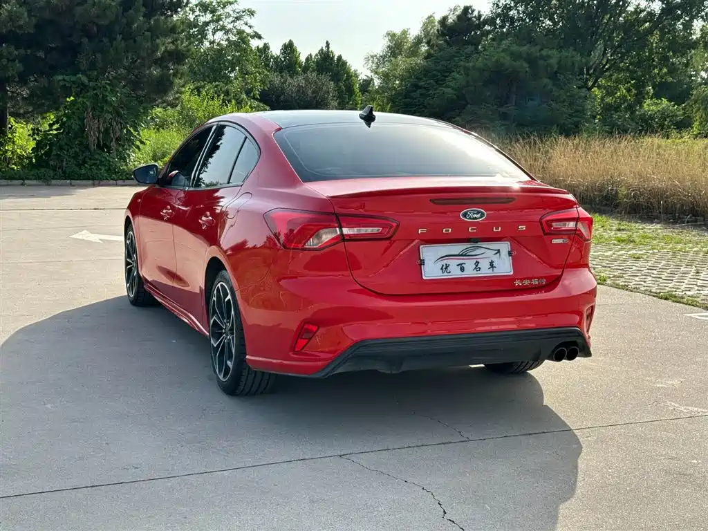 Ford Focus 2019 EcoBoost 180 AT ST Line