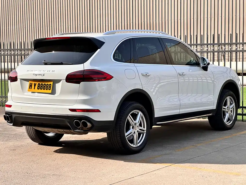 PORSCHE CAYENNE