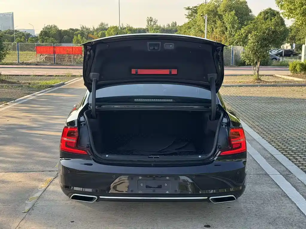 Volvo S90 2020 T5 Luxury