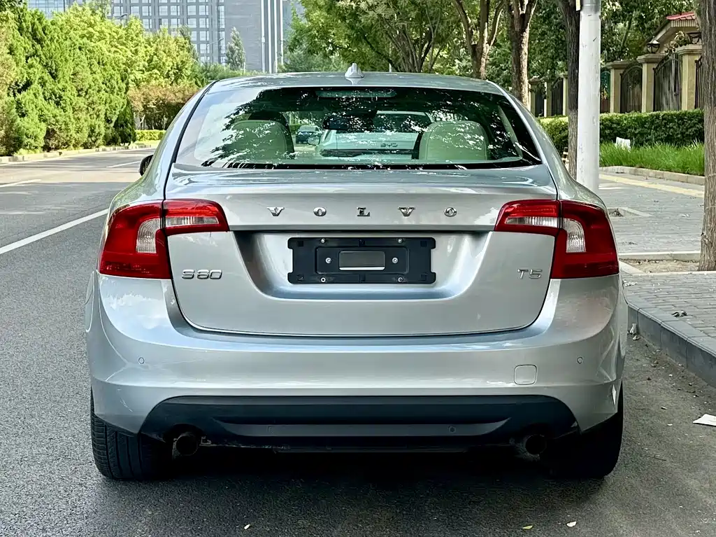 Volvo S60 (Import) — миниатюра 4