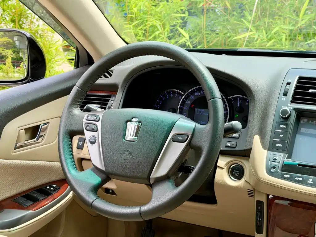 Toyota Crown 2012 2.5L Royal