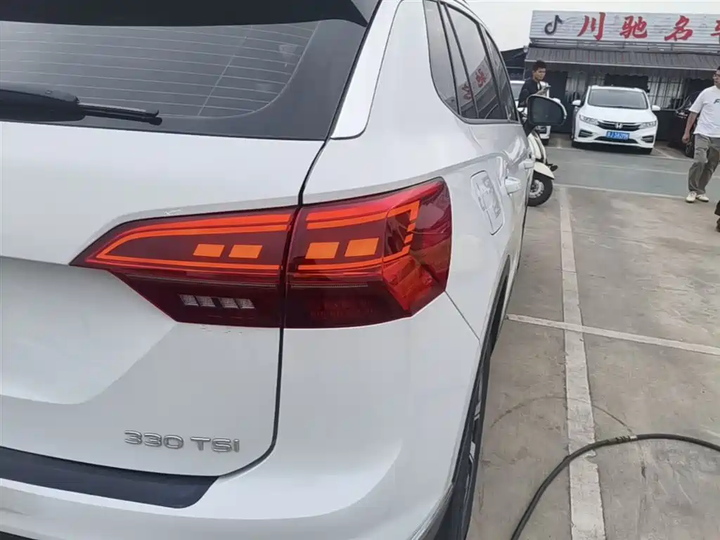 Volkswagen Tayron 2021 330TSI 3