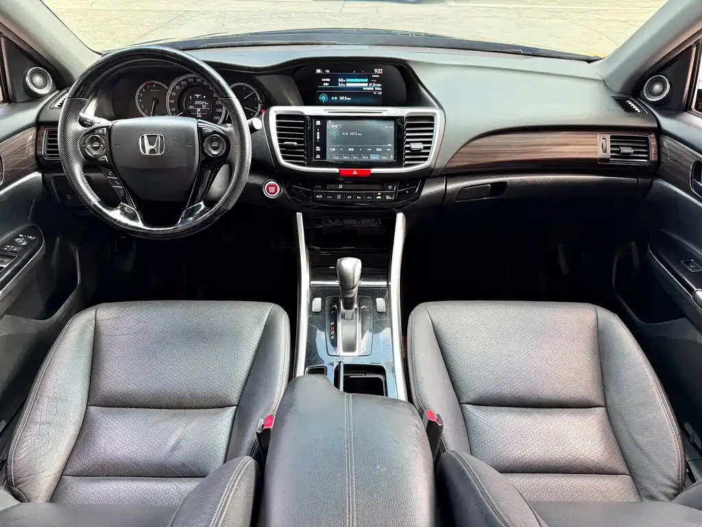 Honda Accord 2016 2.4L Luxury