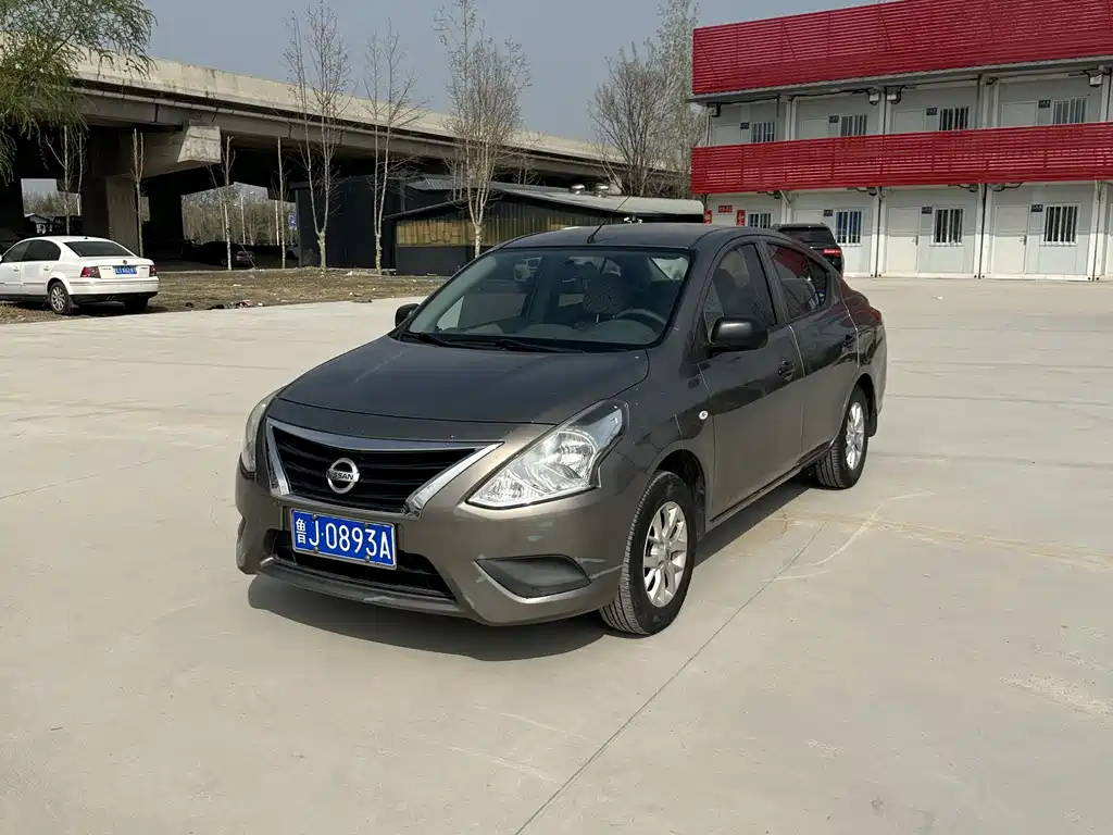 Nissan Sunny 2015