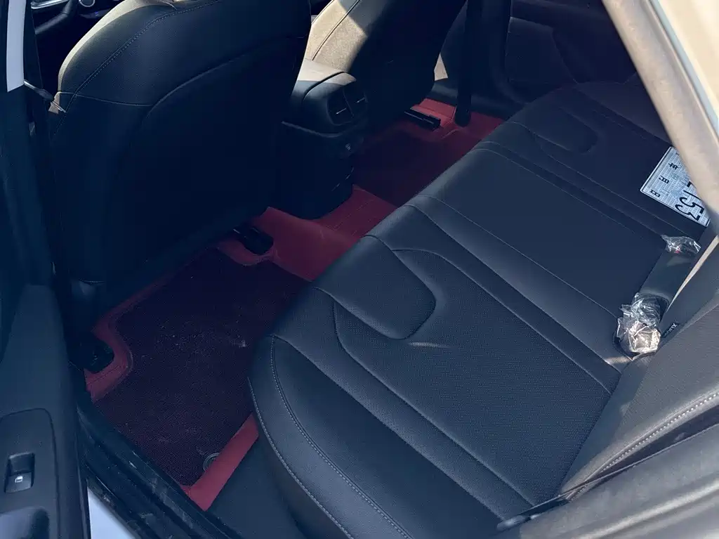 Hyundai Elantra — миниатюра 7
