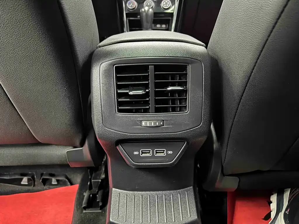 Volkswagen T-Roc — миниатюра 18