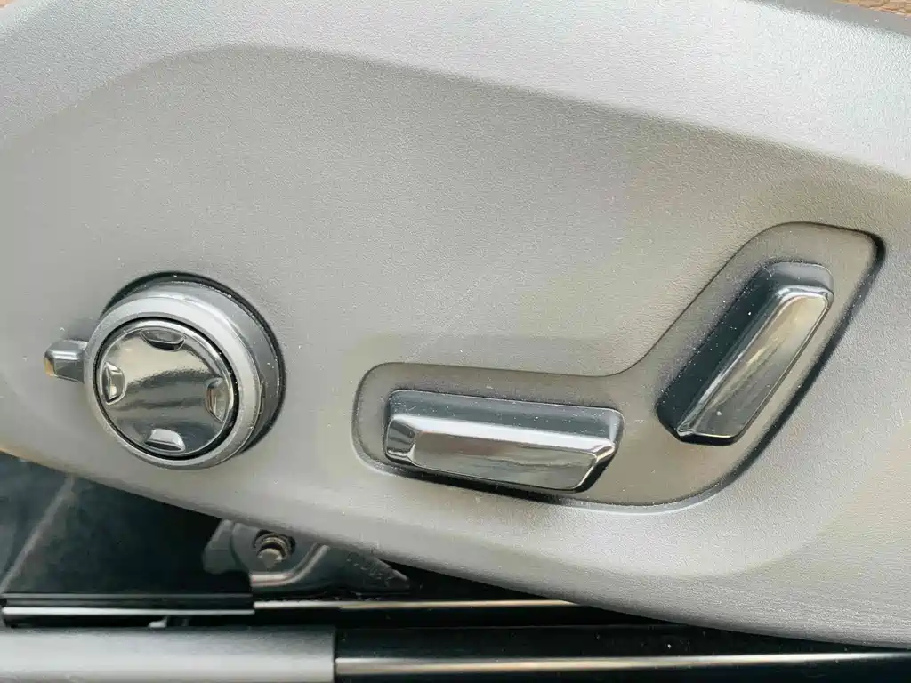 VOLVO XC60 PLUG IN HYBRID