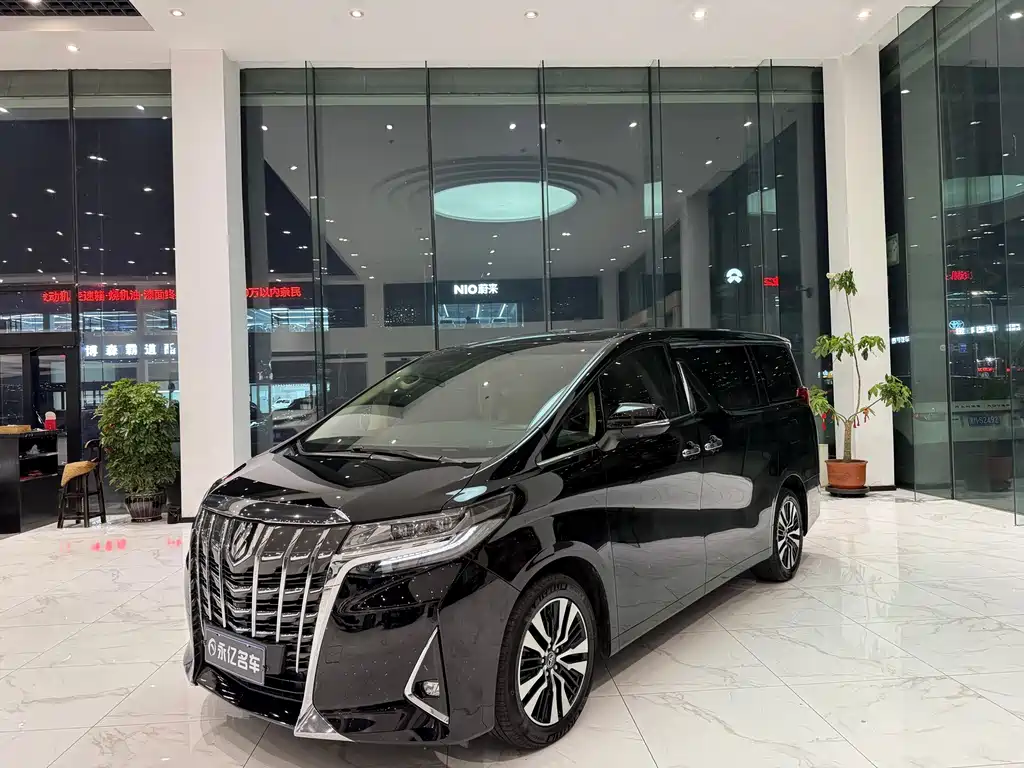 Toyota Alphard — миниатюра 3