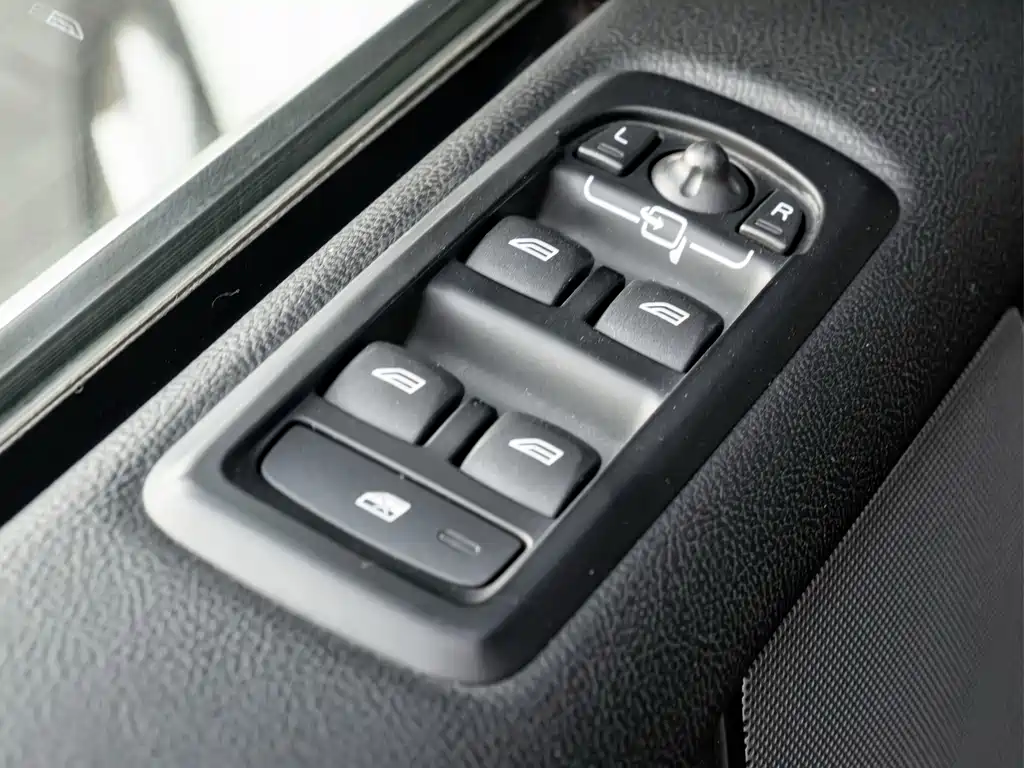 Land Rover Discovery — миниатюра 9