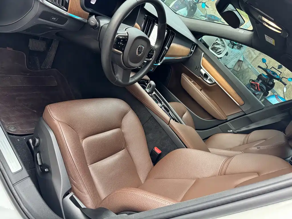 Volvo S90 — миниатюра 6