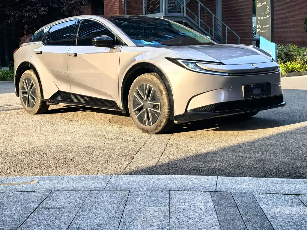 Toyota Toyota BZ5 — миниатюра 3