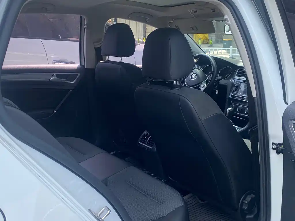Volkswagen Golf — миниатюра 11
