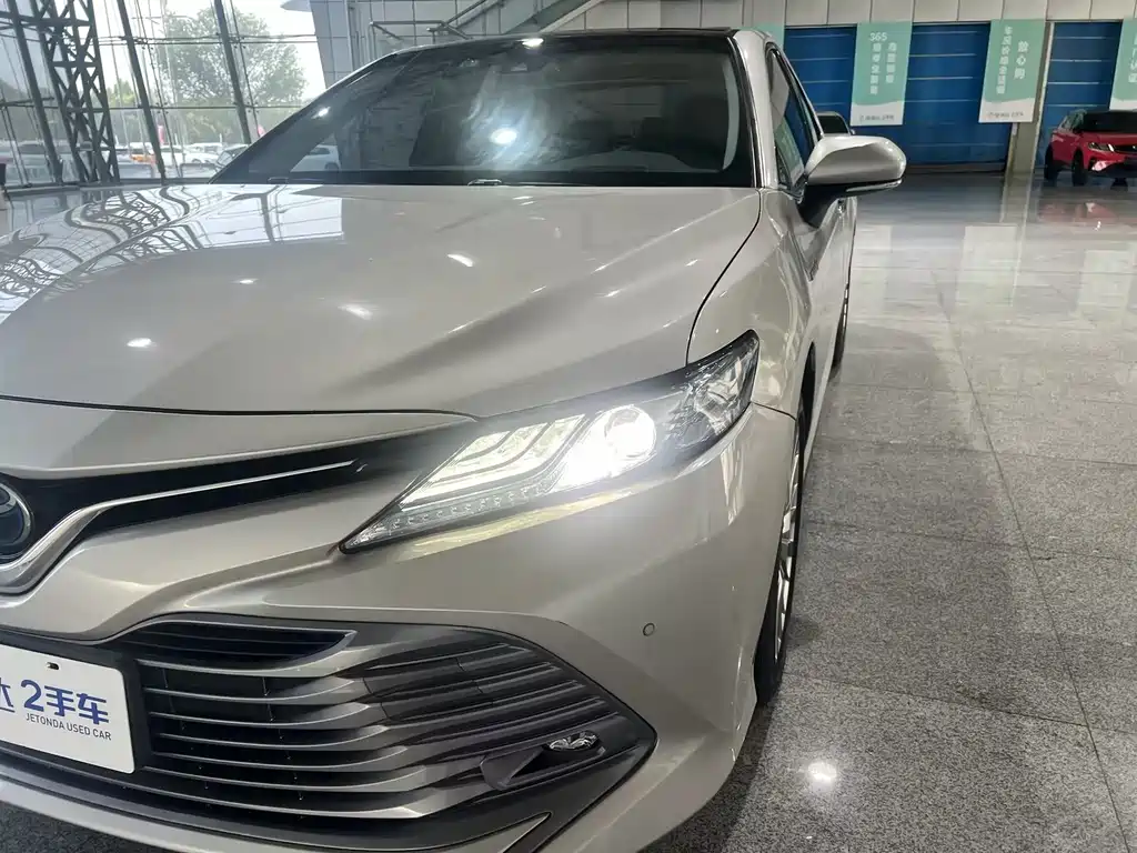 Toyota Camry — миниатюра 13