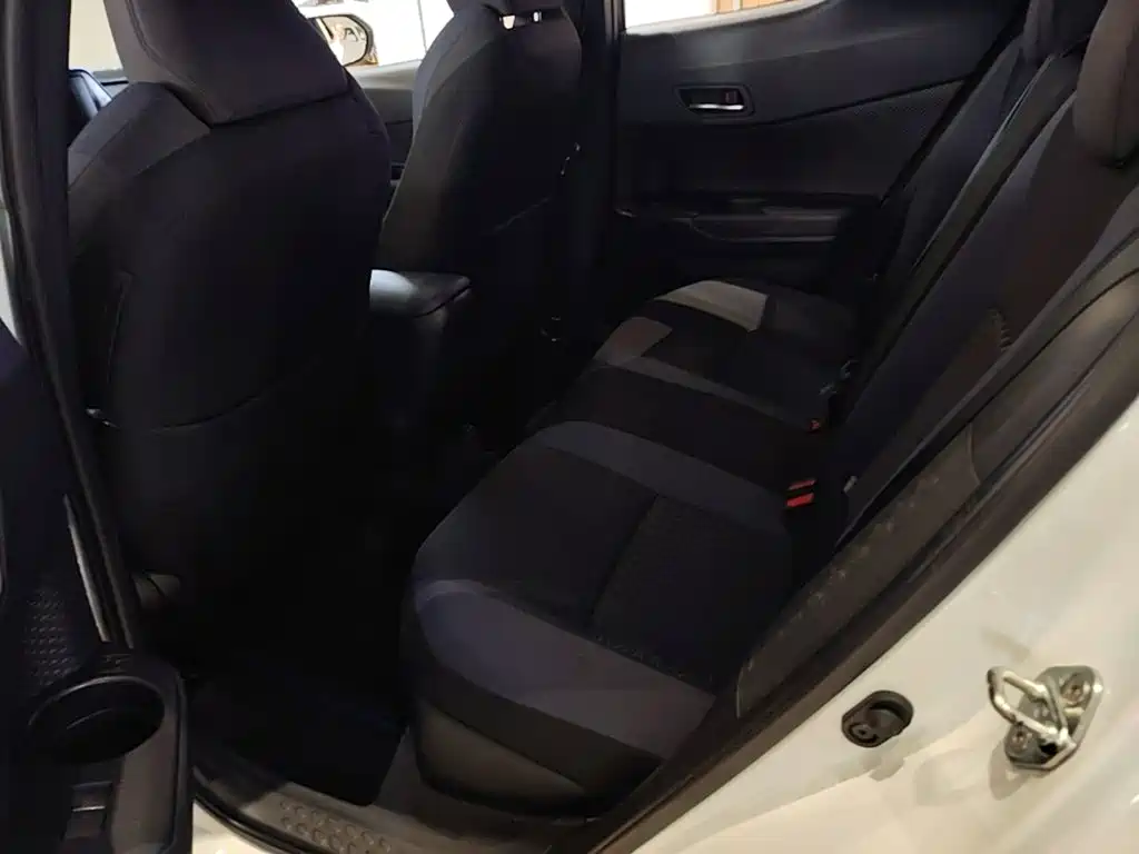 Toyota C-HR — миниатюра 17