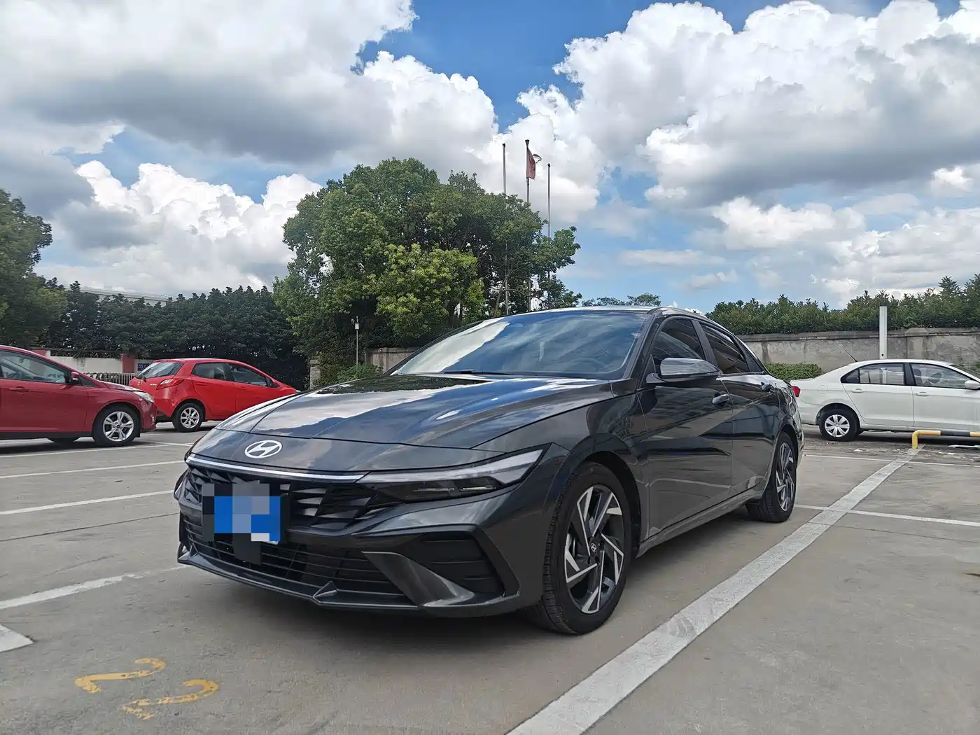 伊兰特 2026款 1.5L CVT LUX尊贵版 2026