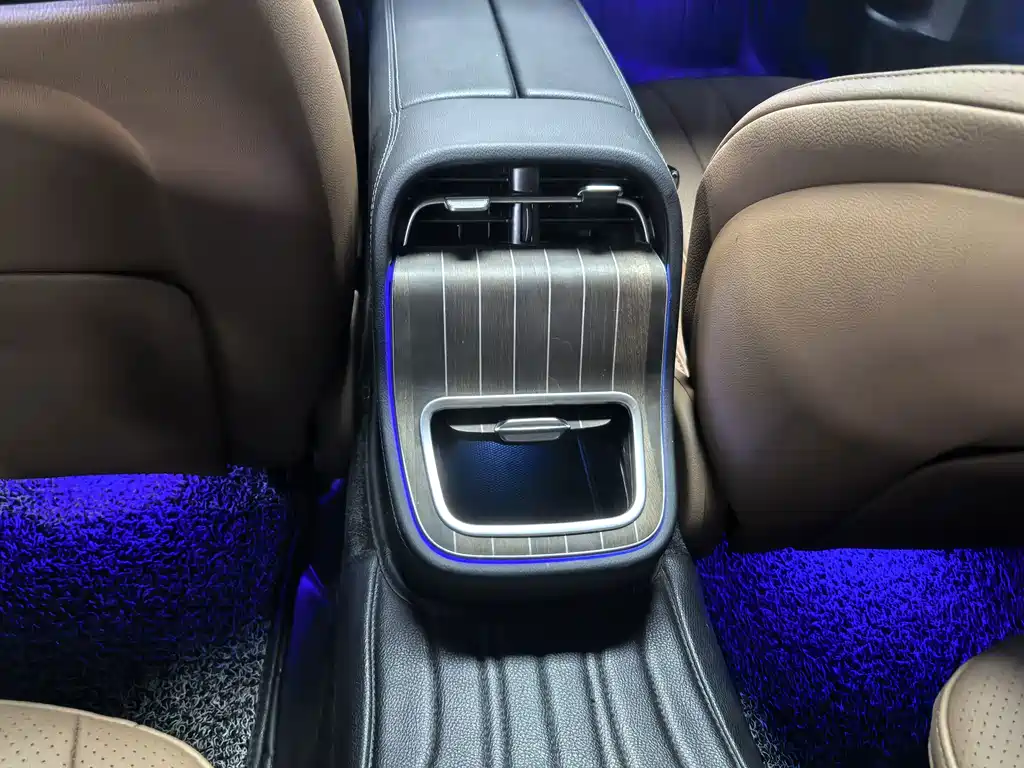Mercedes-Benz E-Class — миниатюра 17