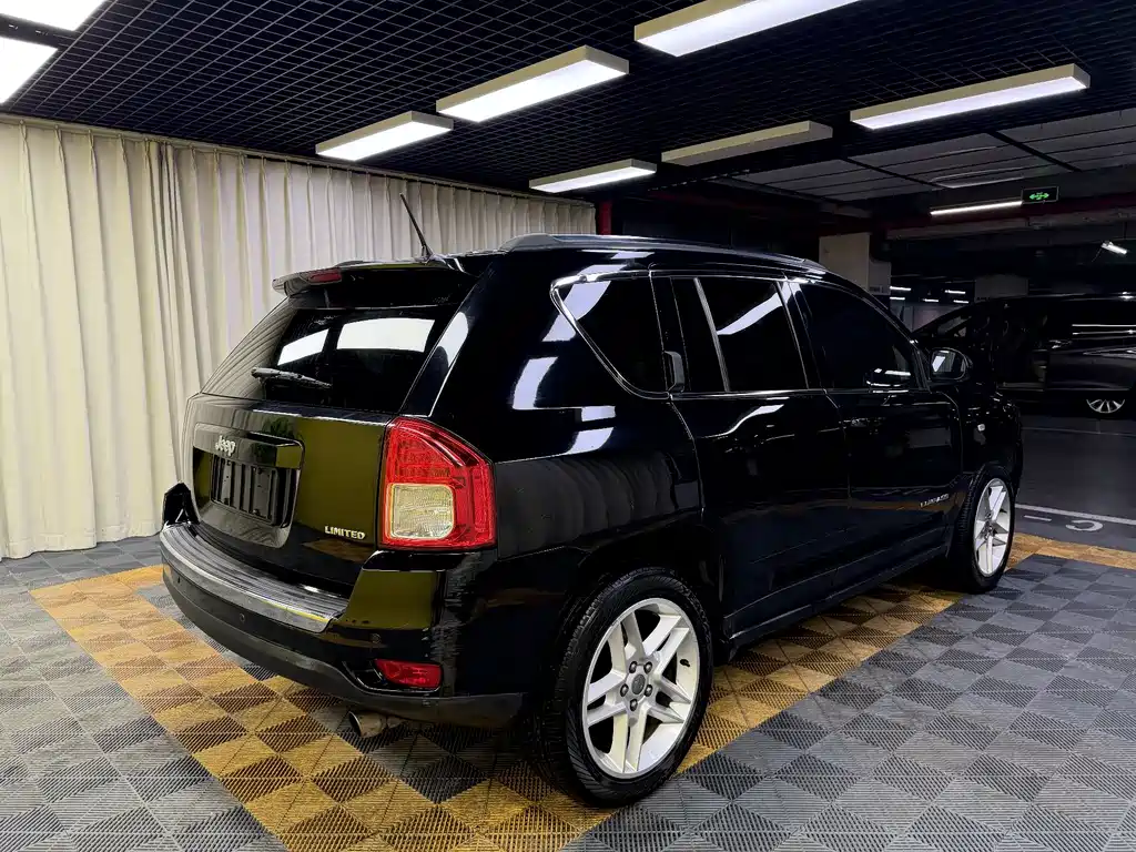 Jeep Compass (Import) — миниатюра 8