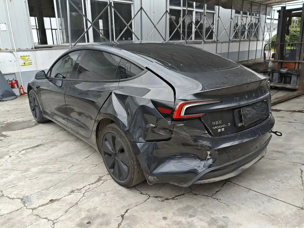 Tesla Model 3 — фотографии объявления, Фото 15