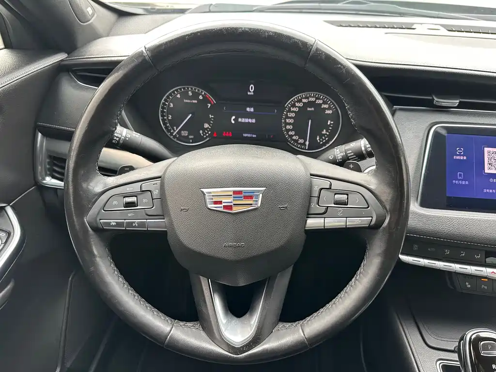 CADILLAC XT4