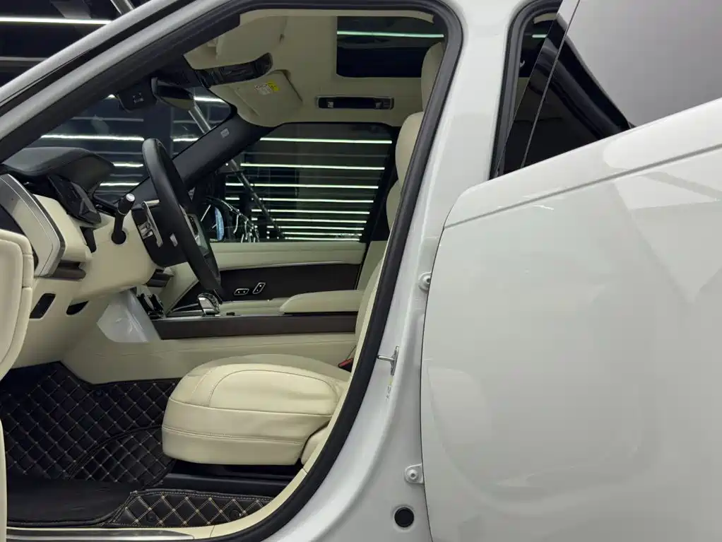 Land Rover Range Rover — миниатюра 8