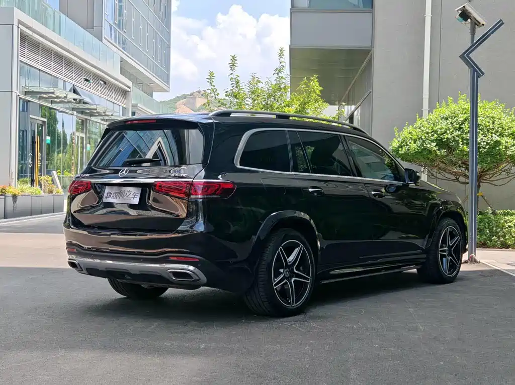 Mercedes-Benz GLS - фото 8