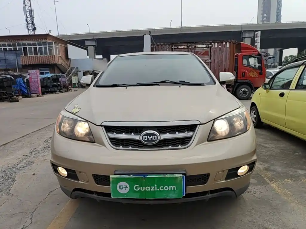 BYD S6 — миниатюра 3
