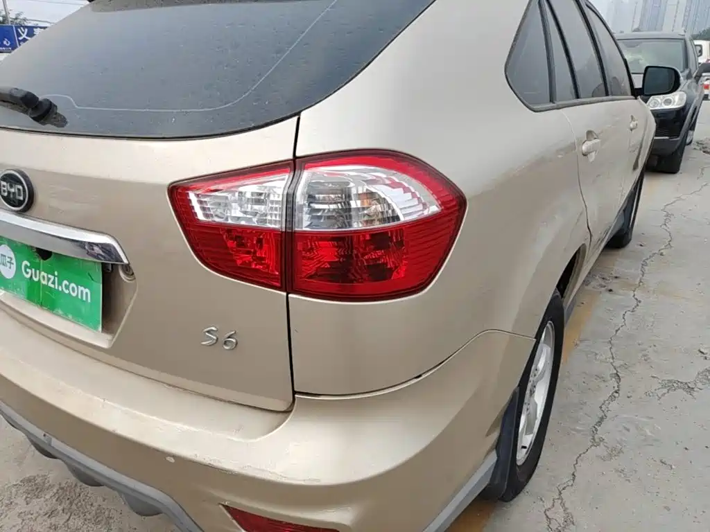 BYD S6 — миниатюра 8