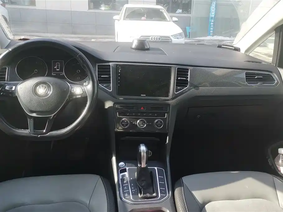 VOLKSWAGEN GOLF*JIAYU