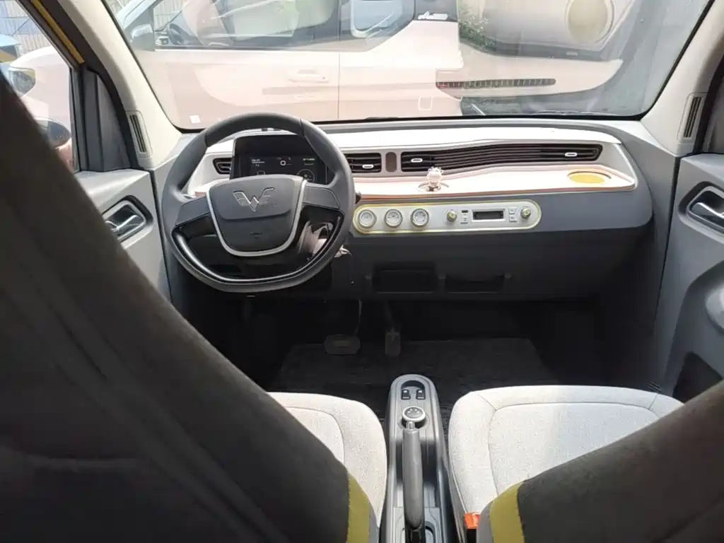 Wuling MINIEV — миниатюра 10